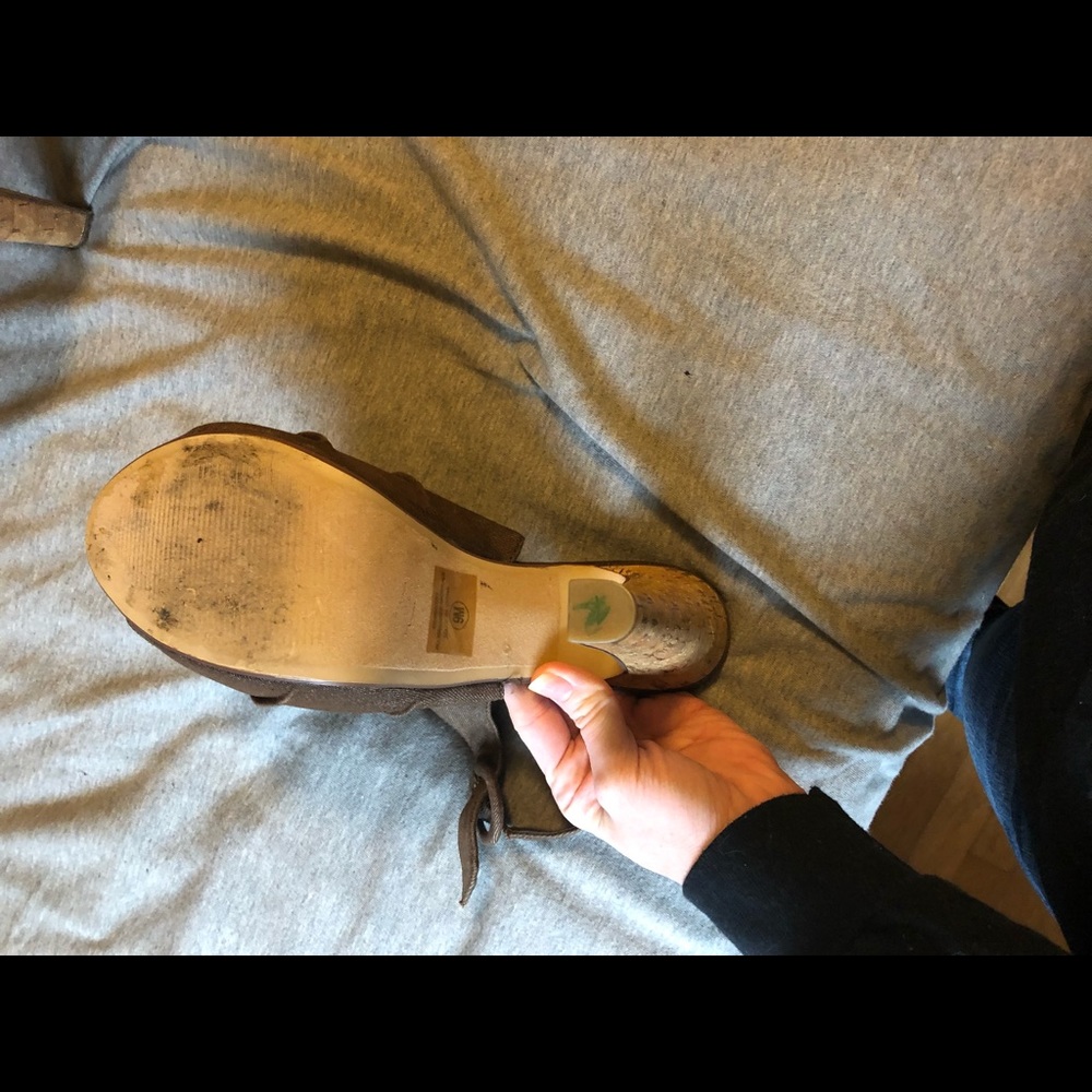 Heels - Picture 3 of 5